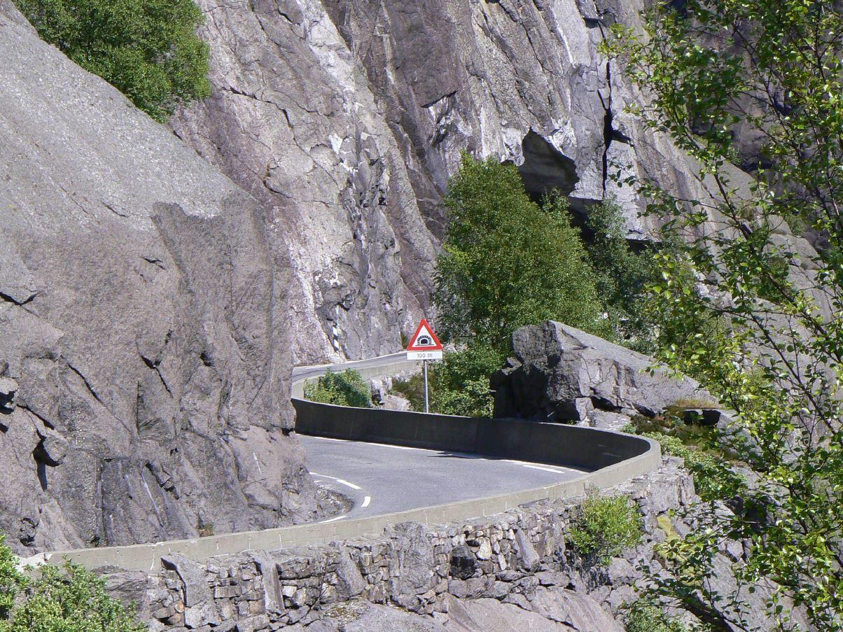 typische Straße in Südnorwegen ...