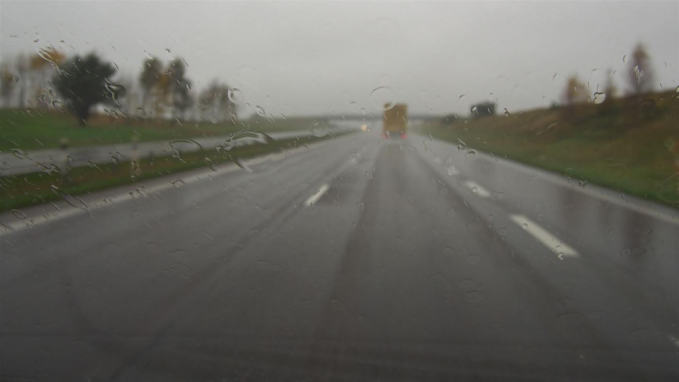 Starkregen und stürmischer Wind ...