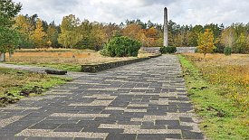 231029-25v Bergen-Belsen -Besuch der Gedenkstätte