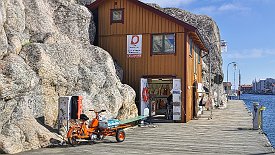 230904-090v Smögen - entlang der bekannten 