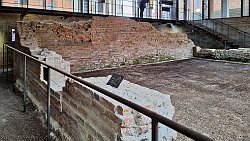 241228-29v Ribe - Stadtbummel ... Ausgrabungsstelle neben der Domkirche
