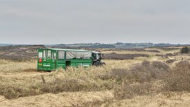 240327-09v Lønstrup - mit dem Traktorbus zum 