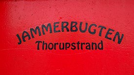 240330-018v Thorup Strand - auch hier: Schiffe an Land gezogen, weil ein Hafen zu aufwendig, zu teuer