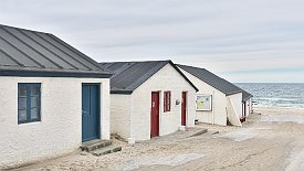 240331-034v Stenbjerg - Spaziergang am alten Hafen, Boote wurden durch Sturm zerstört ...