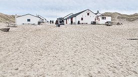 240331-040v Stenbjerg - Spaziergang am alten Hafen, Boote wurden durch Sturm zerstört ...