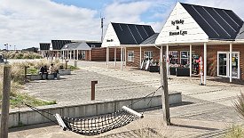 240403-18v Insel Rømø - Einkaufsmeile Lakolk, hier bei 
