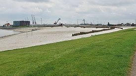 240523-010v Delfzijl - am Stadtstrand