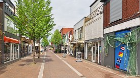 240523-020v Delfzijl - in der Fußgängerzone