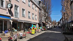 250305-09v Bad Reichenhall - in der Fußgängerzone