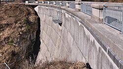250306-018v Adnet - an der Staumauer vom Wiestalstausee mit dem Speicherkraftwerk