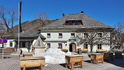 250306-036v Faistenau - Spaziergang durch den Ort ... beim Krämerwirt