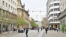 250414-18v Ljubljana - Stadtbummel ... Fußgängerzone