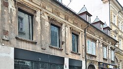250414-20v Ljubljana - Stadtbummel ... Fußgängerzone ... leicht renovierungsbedürftig