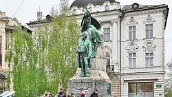 250414-30v Ljubljana - Stadtbummel ... Skulptur 