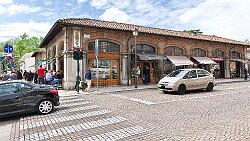 250419-14v Gorica (deutsch: Görz) - Stadtbummel ... an & in der alten Markthalle