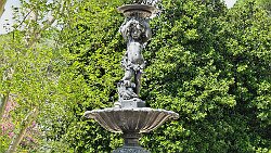 250419-20v Gorica (deutsch: Görz) - Stadtbummel ... im 