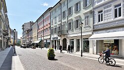 250419-27v Gorica (deutsch: Görz) - Stadtbummel ...