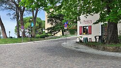 250420-026v Gorizia (deutsch: Görz) - unterwegs auf der Burg 