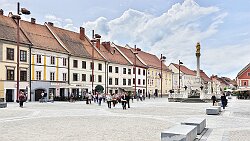 250423-35v Maribor - Stadtbummel ... Statue 