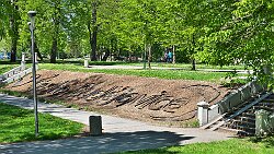 250427-09v Ceské Budejovice = Budweis (CZ) - sonntäglicher Stadtbummel ... am Stadtpark entlang !